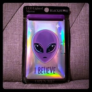 Sold out New mirror portable hot topic aliens
